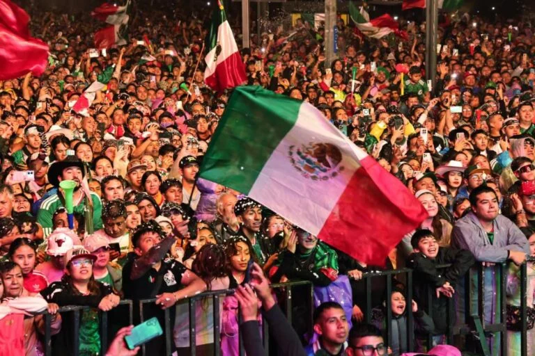 Piñatas, lucha libre y música: así será la Fiesta Tricolor gratis en la Glorieta de los Insurgentes